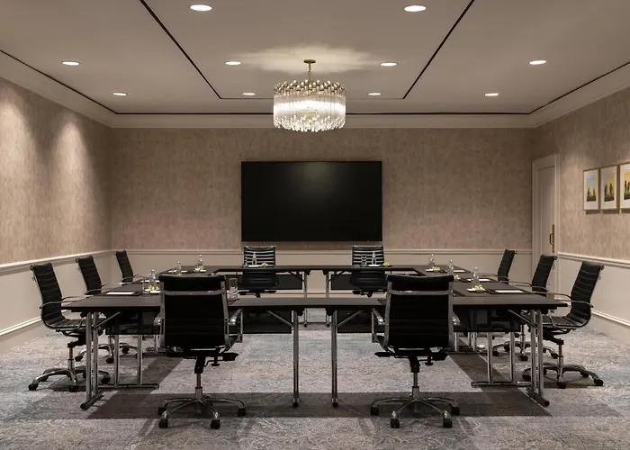 Best Hotels with Private Balconies in Atlanta