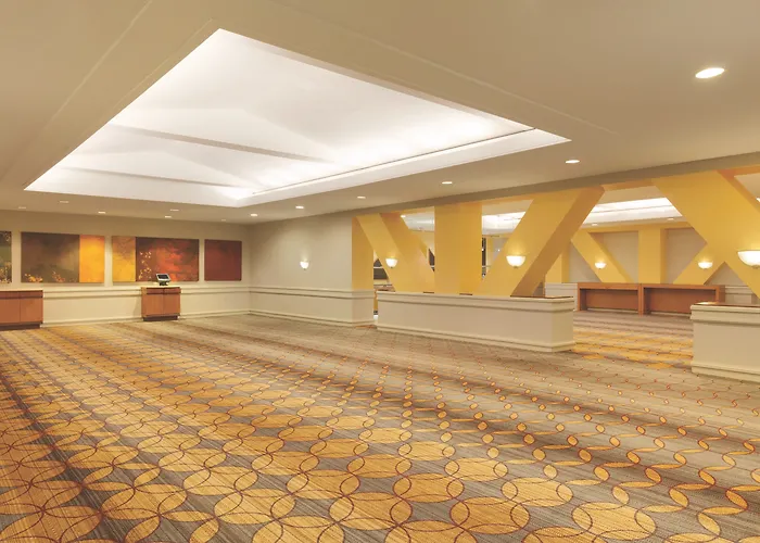 Best Hotels Near Millennium Park, Chicago