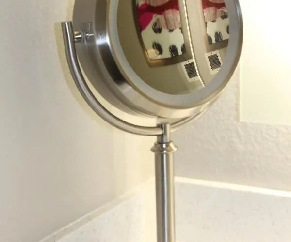 Premier Oakland Park and Fly Accommodations