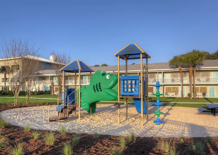 Top Hotels Close to Jekyll Island Summer Waves