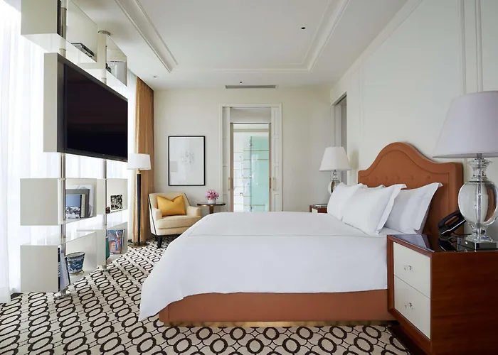 Top Pet-Friendly Hotels in Los Angeles