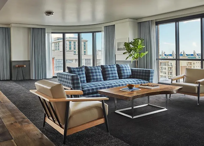 Top San Diego Hotels with Private Jacuzzi Indulgence