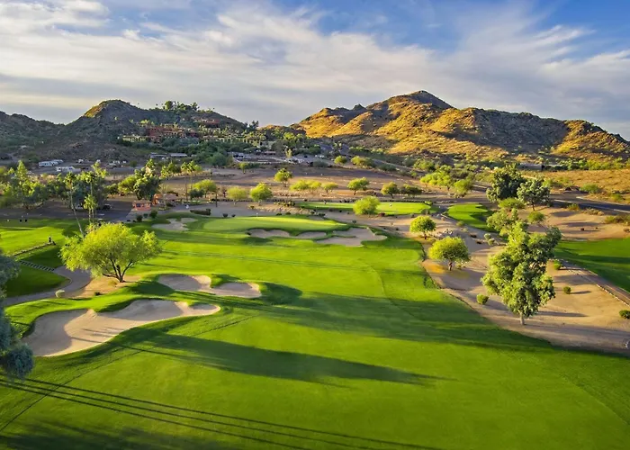 Top Phoenix Hotels With Thrilling Water Parks