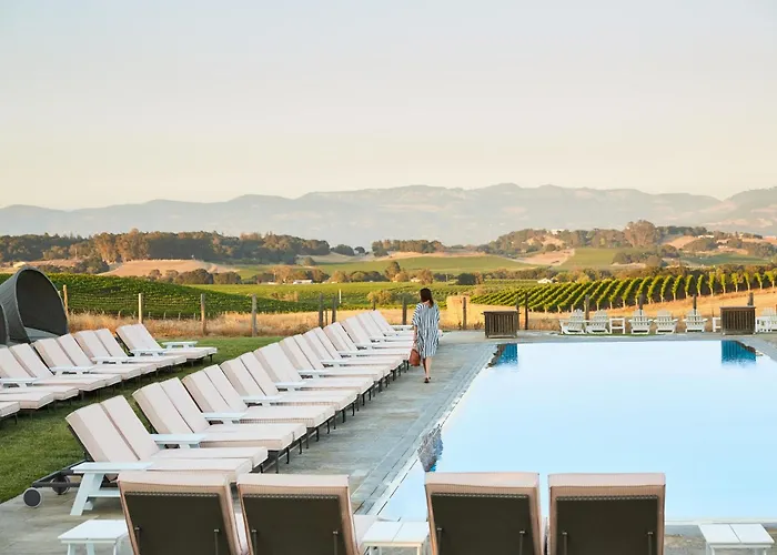 Top Napa Valley Hotels with Pools for Relaxation